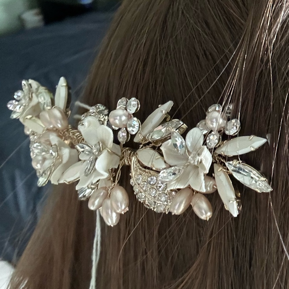 David’s Bridal Arched Floral Crystal Spray Hair Clip